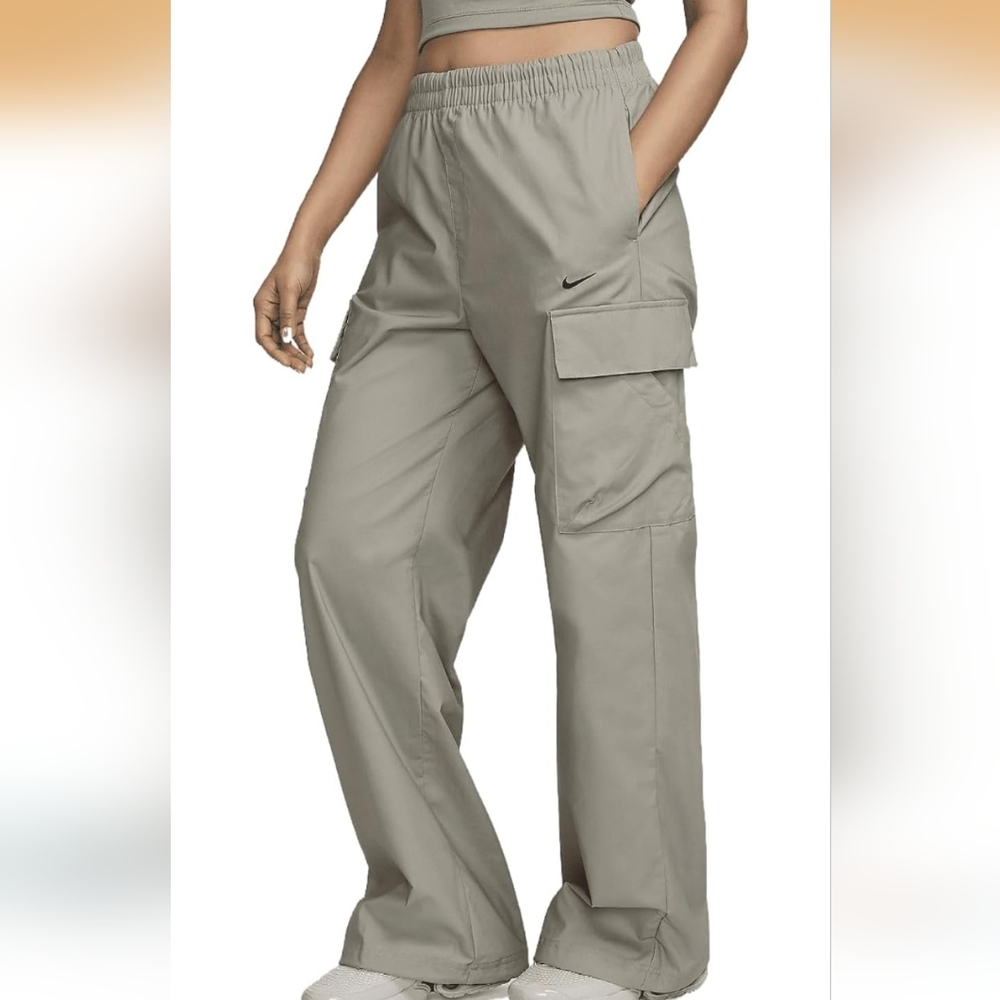NIKE SPORTSWEAR EVERYTHING WOVENS WOMEN'S MID-RISE CARGO PANT SIZE XS LIGHT ARMY